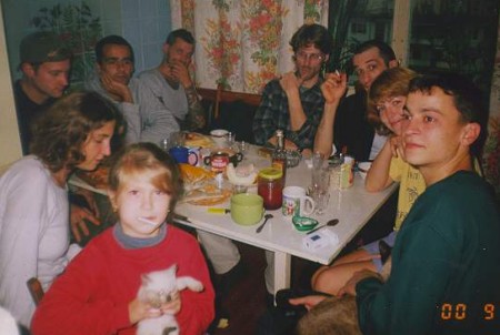 Eines der wenigen Bilder, wo Autozynik KOMPLETT drauf ist ! :) Hier am Tisch bei unseren Gastgebern.